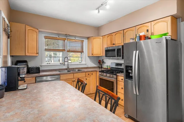 $300,000 | 1060 Catherine Street, Joliet, IL 60435