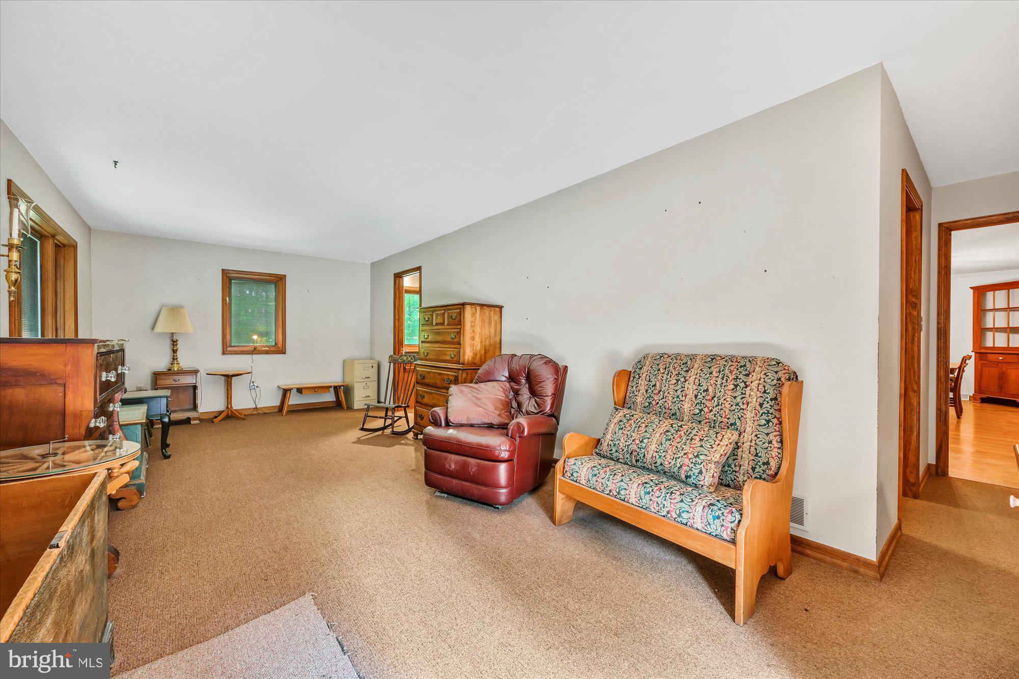 736 Mohns Hill Road Reading, PA 19608 - Photo 6 of 37