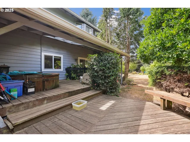 a view of outdoor space yard and porch