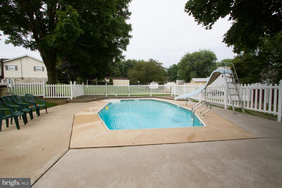 50 Wolf Road Akron, PA 17501 - Photo 25 of 33