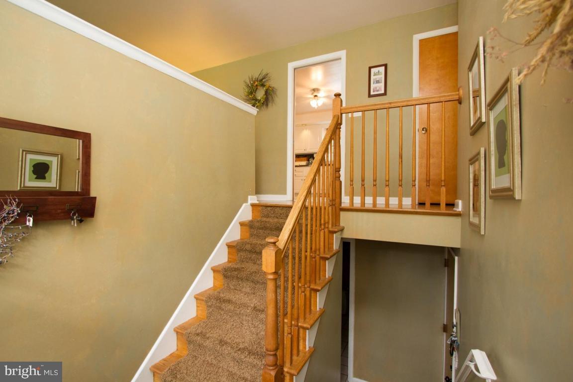 50 Wolf Road Akron, PA 17501 - Photo 3 of 33