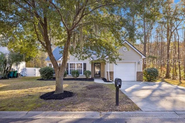 $364,900 | 125 Holly Ridge Drive, Bluffton, SC 29910