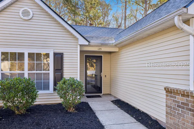 $364,900 | 125 Holly Ridge Drive, Bluffton, SC 29910