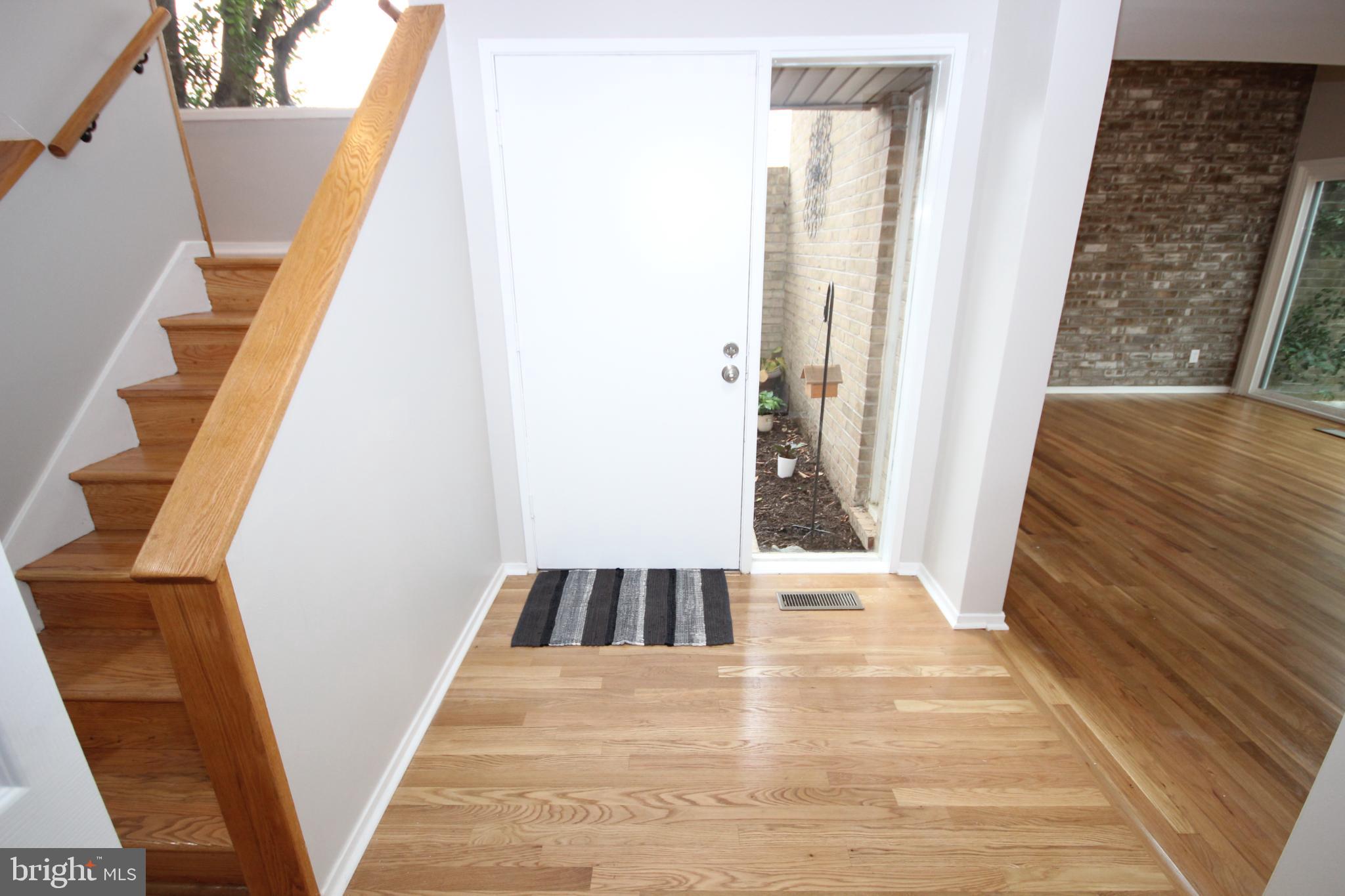 19115 Roman Way Montgomery Village, MD 20886 - Photo 23 of 67 Foyer - Inviting entryway with natural light.