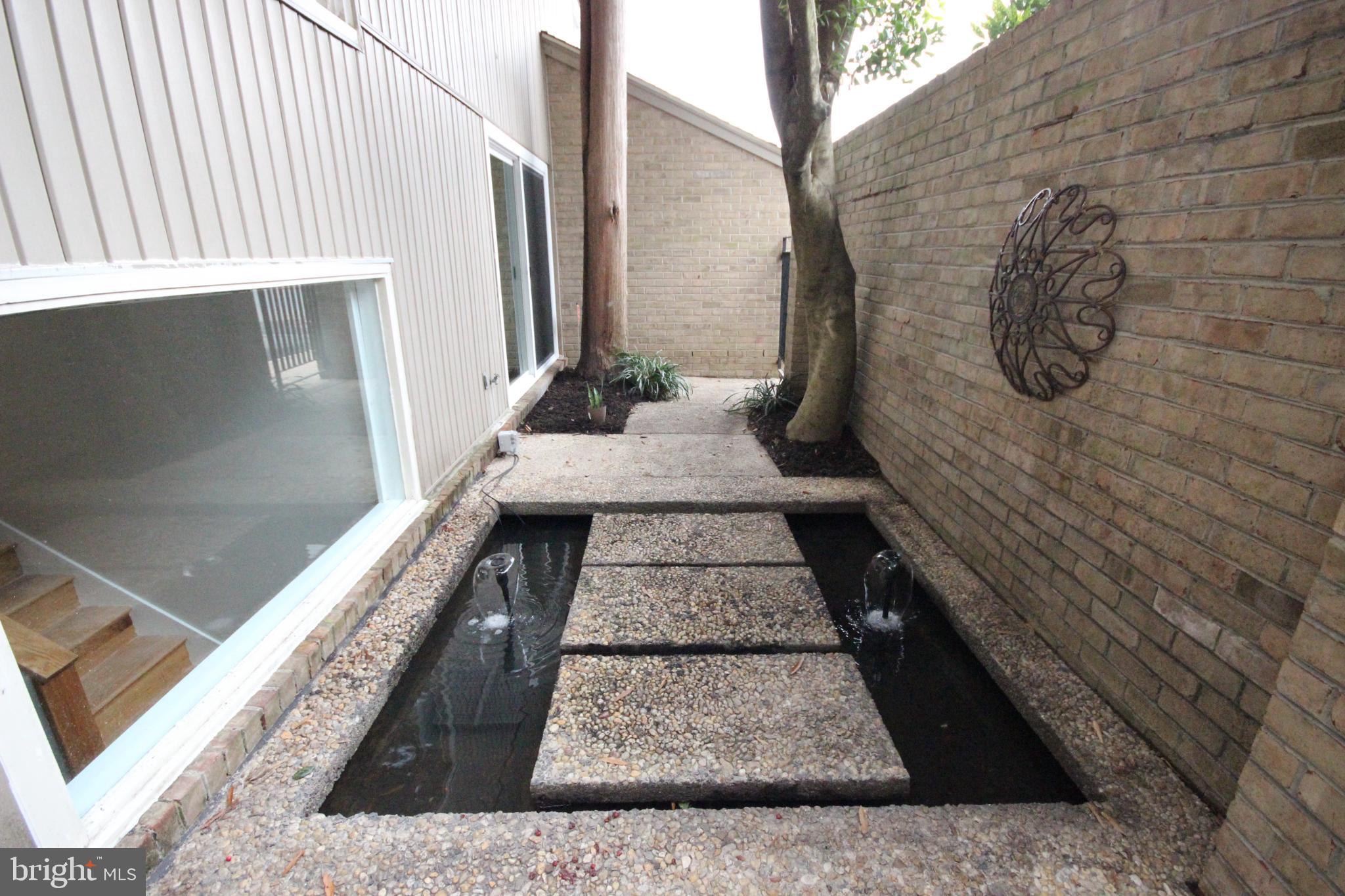 19115 Roman Way Montgomery Village, MD 20886 - Photo 29 of 67 a view of outdoor space