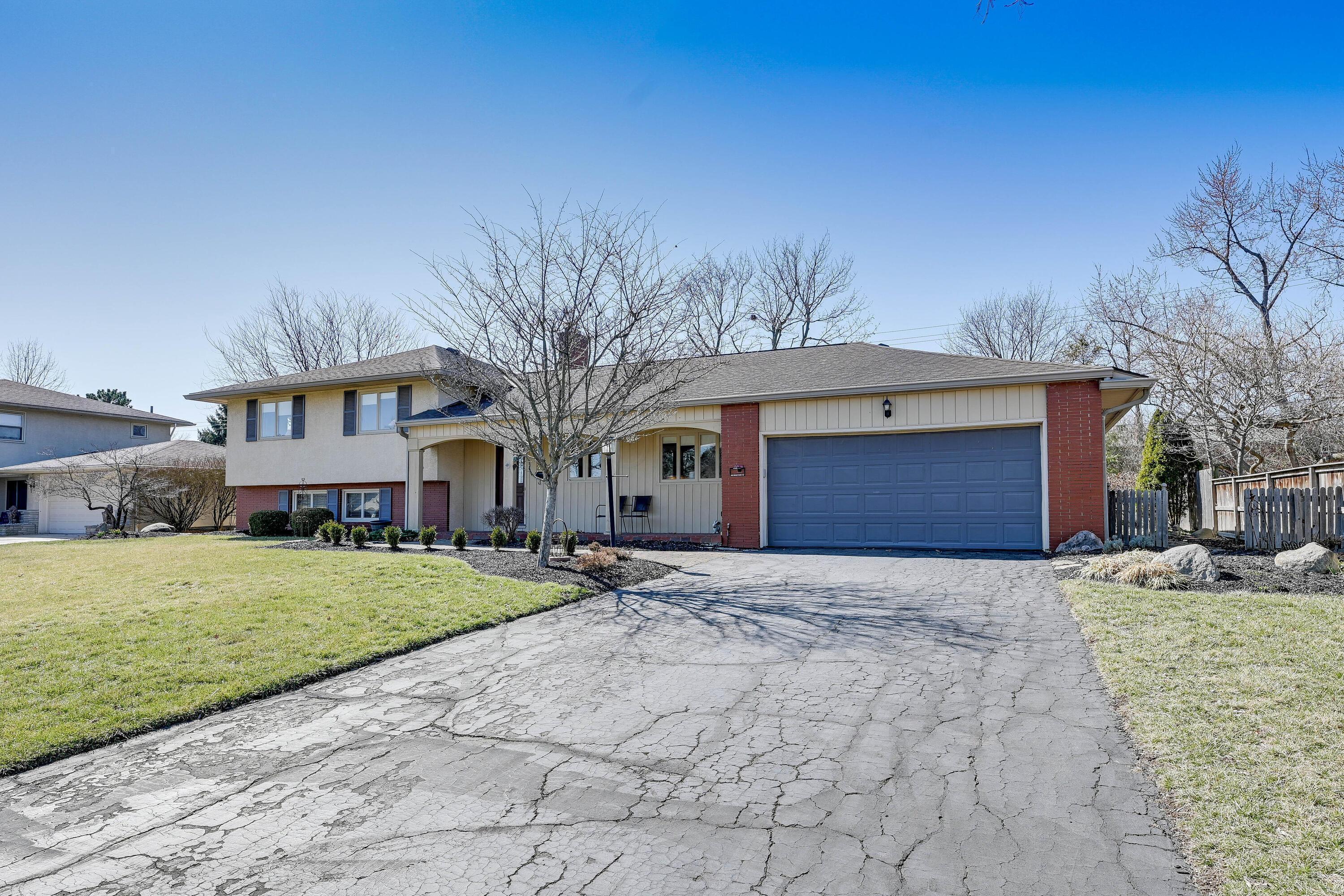 3065 Brandon Road Columbus, OH 43221 - Photo 3 of 43 3065 Brandon Rd Columbus OH 43221 USA-00