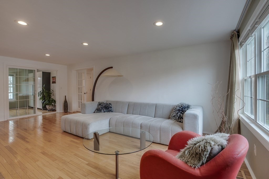 9 Parker Road Bedford, MA 01730 - Photo 13 of 42 Gallery Image 13