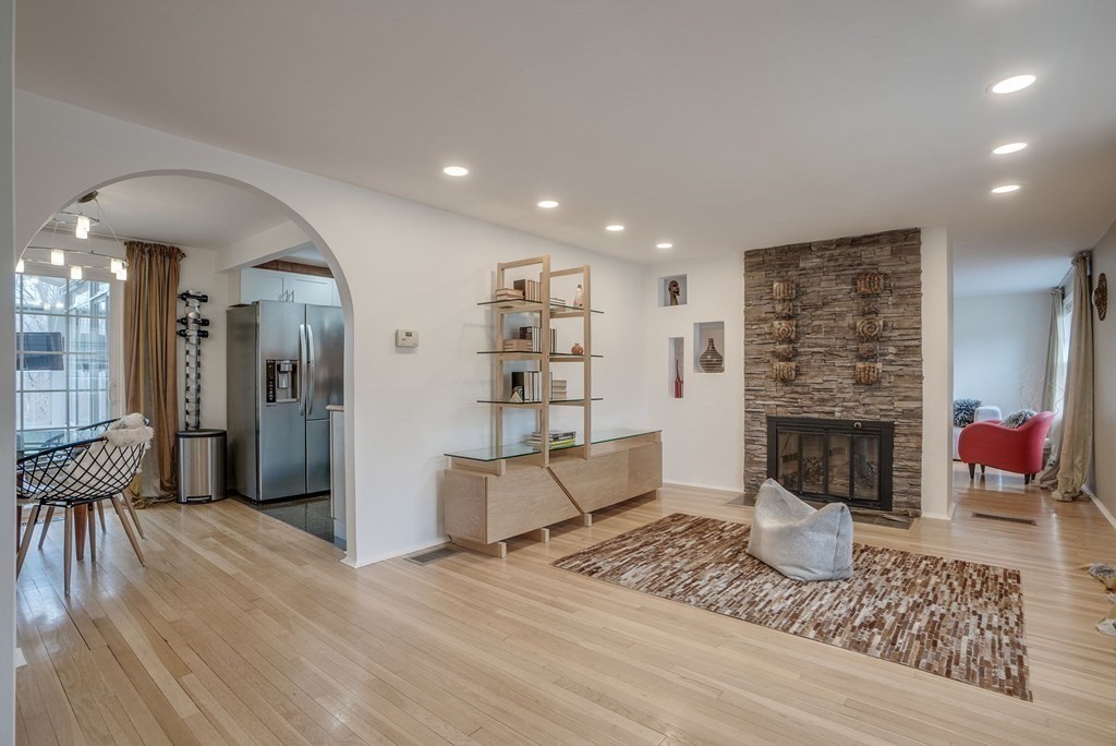 9 Parker Road Bedford, MA 01730 - Photo 3 of 42 Gallery Image 3