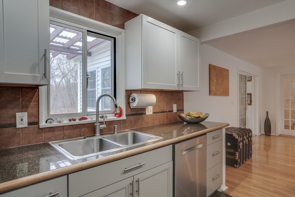 9 Parker Road Bedford, MA 01730 - Photo 6 of 42 Gallery Image 6