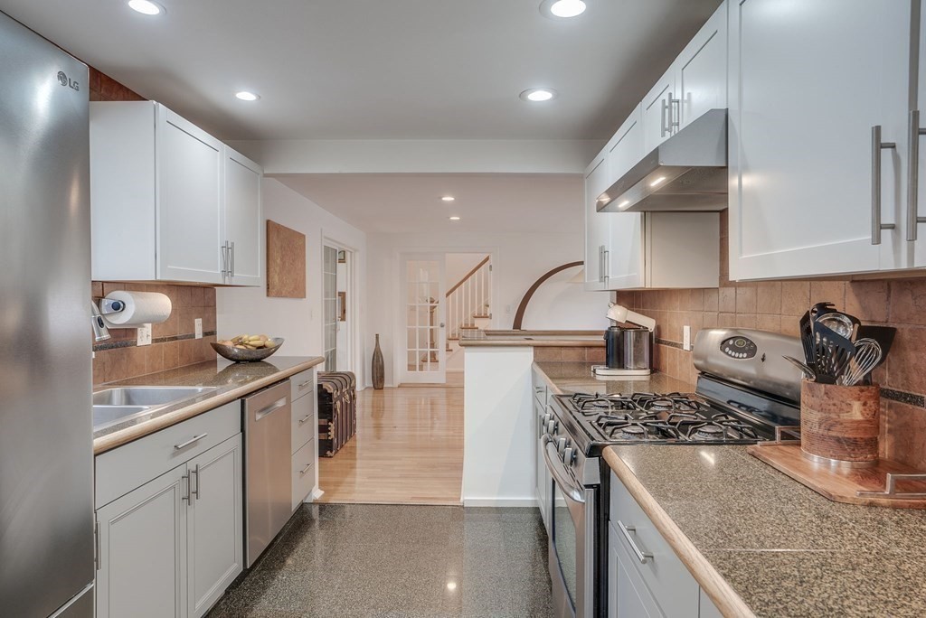 9 Parker Road Bedford, MA 01730 - Photo 7 of 42 Gallery Image 7