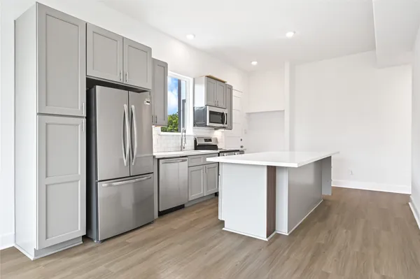 $3,000 | 4602 Clay Street, Unit B, Houston, TX 77023