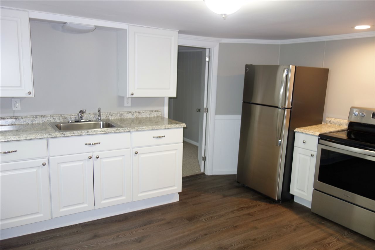68 Ledge Street Nashua, NH 03060 - Photo 2 of 29