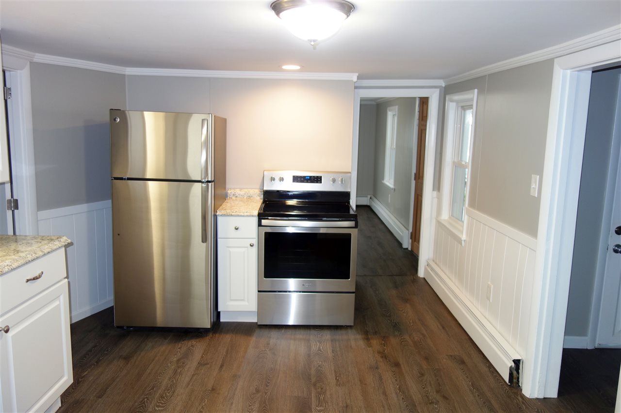 68 Ledge Street Nashua, NH 03060 - Photo 5 of 29