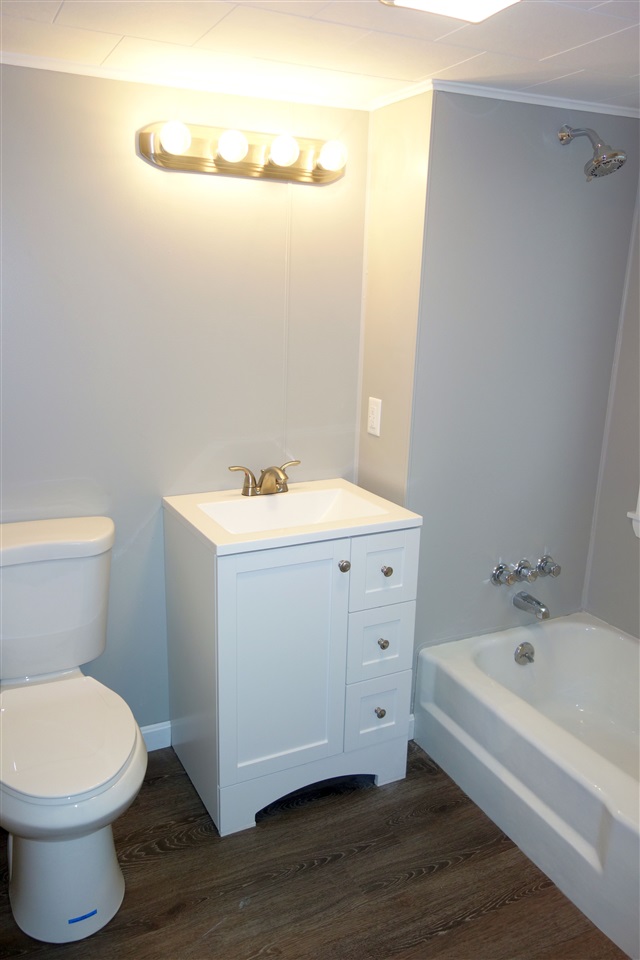 68 Ledge Street Nashua, NH 03060 - Photo 6 of 29