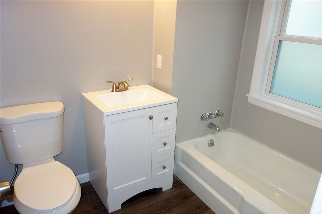 68 Ledge Street Nashua, NH 03060 - Photo 7 of 29
