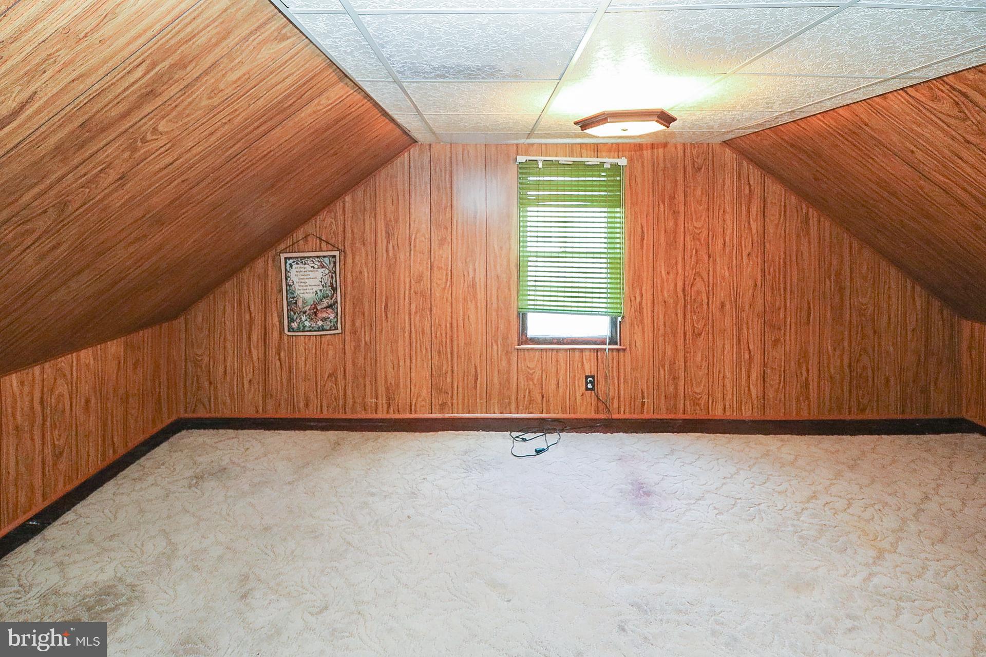 797 Salem Road Burlington, NJ 08016 - Photo 30 of 35 Finished Attic
