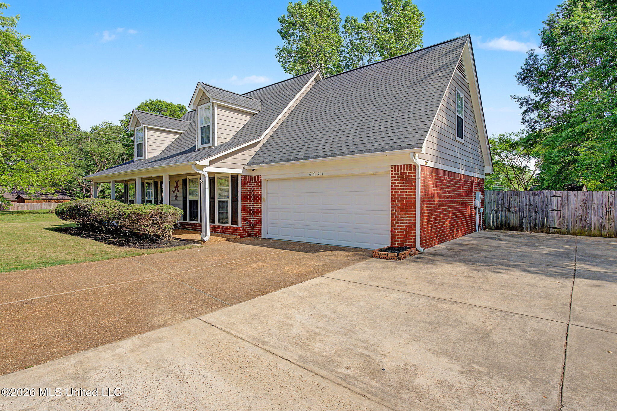 6795 Goodman Road Walls, MS 38680 - Photo 11 of 62 Parking