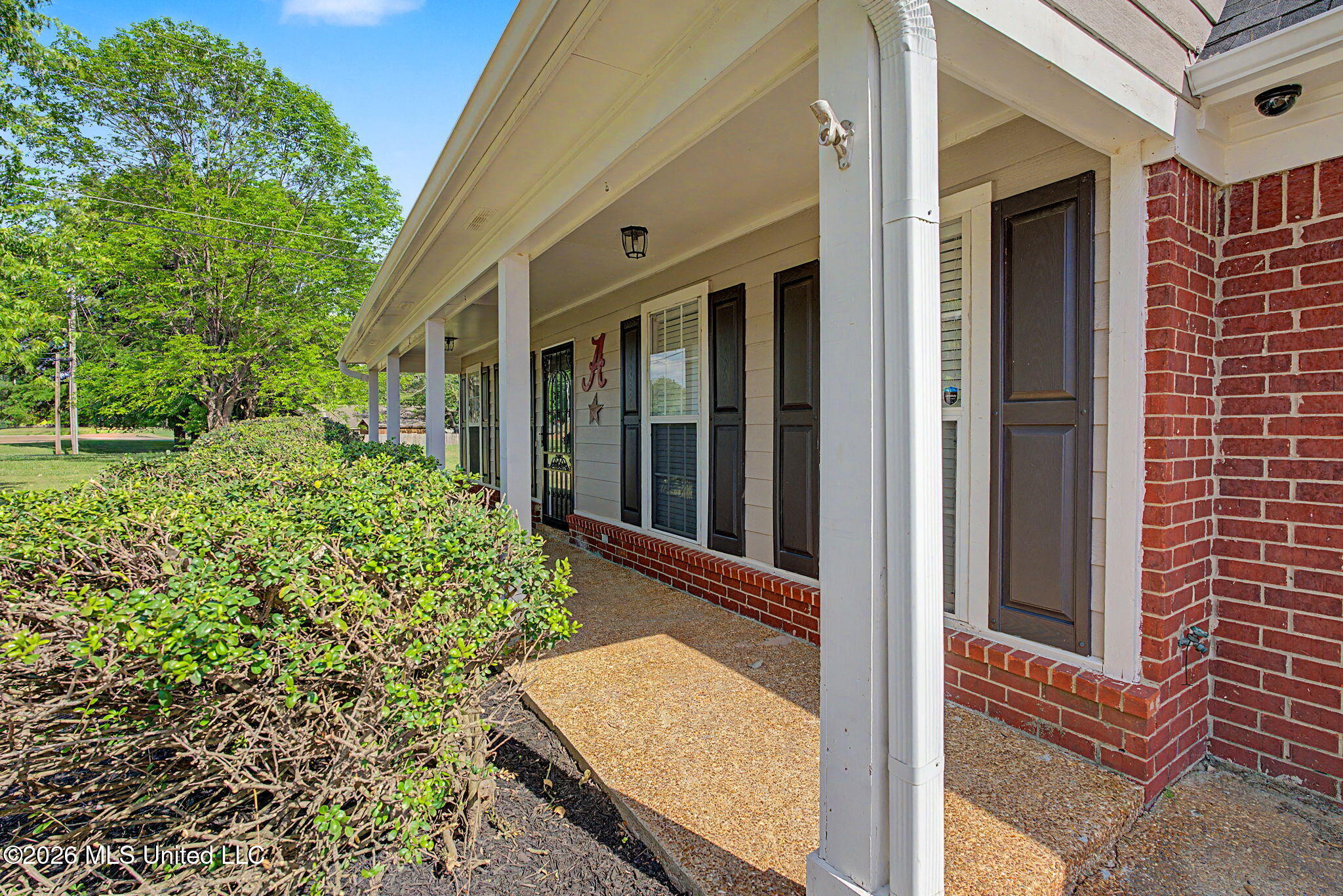 6795 Goodman Road Walls, MS 38680 - Photo 13 of 62 Front Porch