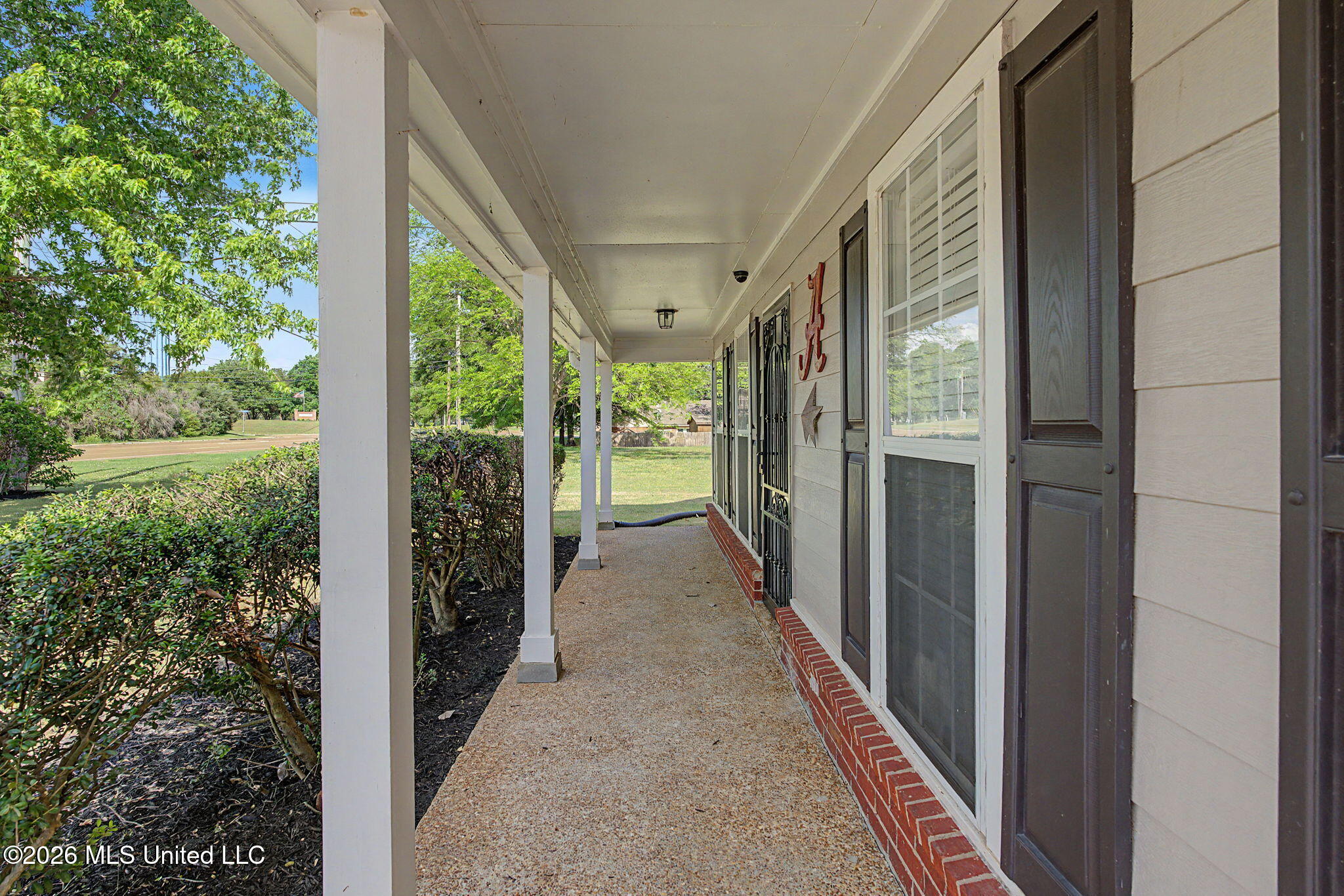 6795 Goodman Road Walls, MS 38680 - Photo 14 of 62 Front Porch