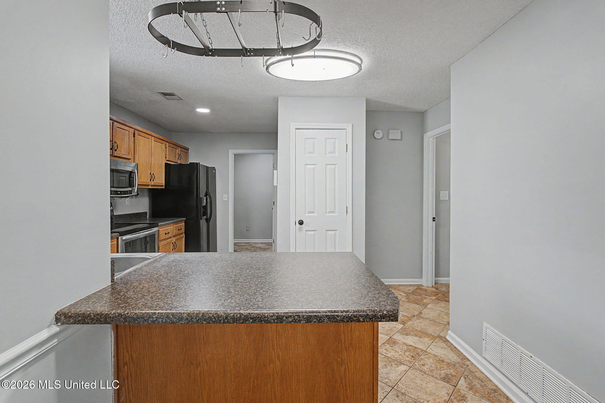 6795 Goodman Road Walls, MS 38680 - Photo 24 of 62 Kitchen
