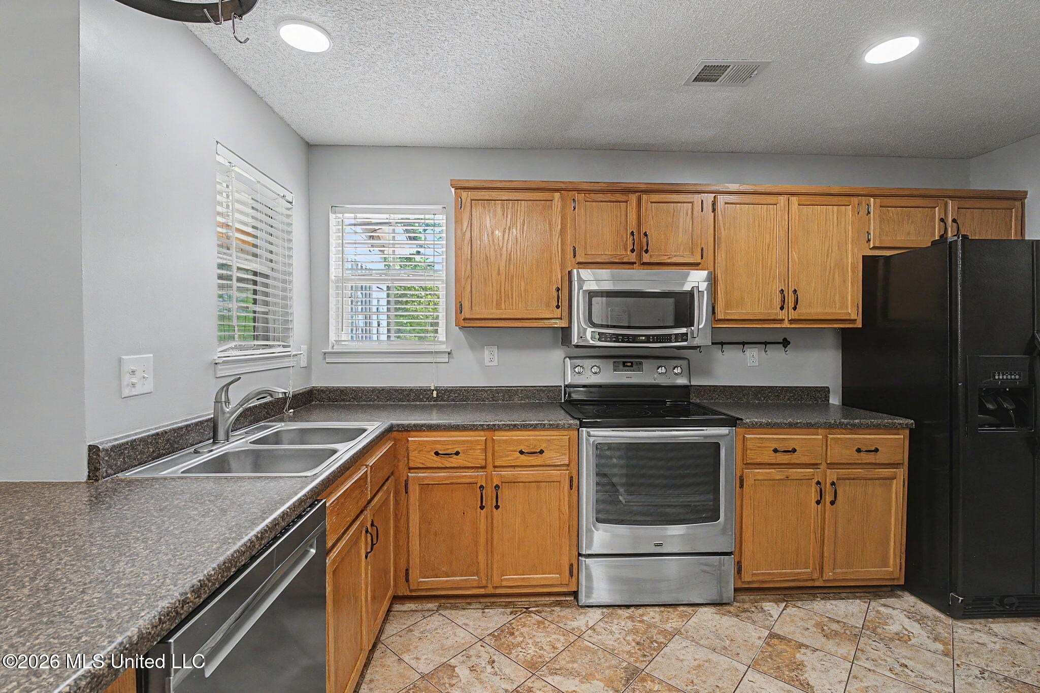 6795 Goodman Road Walls, MS 38680 - Photo 26 of 62 Kitchen