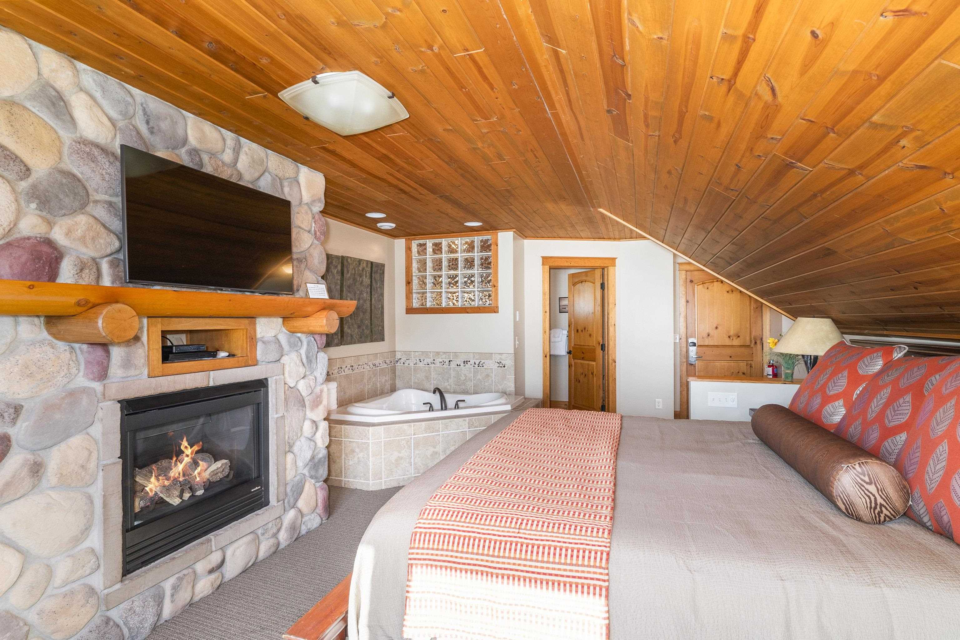 2826 Highway 61, Unit 390 Two Harbors, MN 55616 - Photo 21 of 46