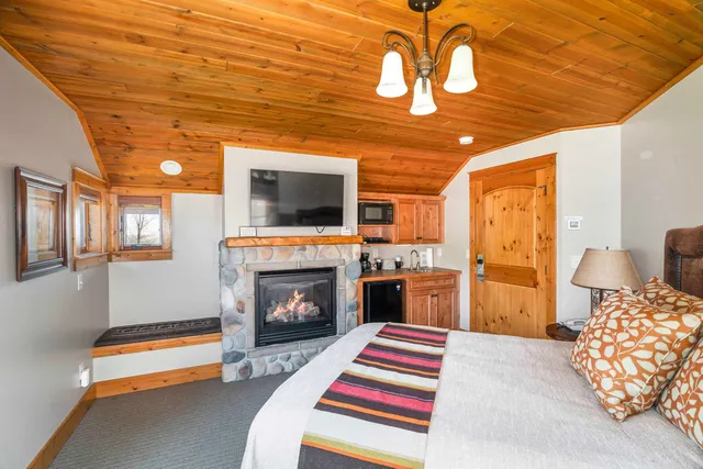 $209,000 | 2826 Highway 61, Unit 390, Two Harbors, MN 55616