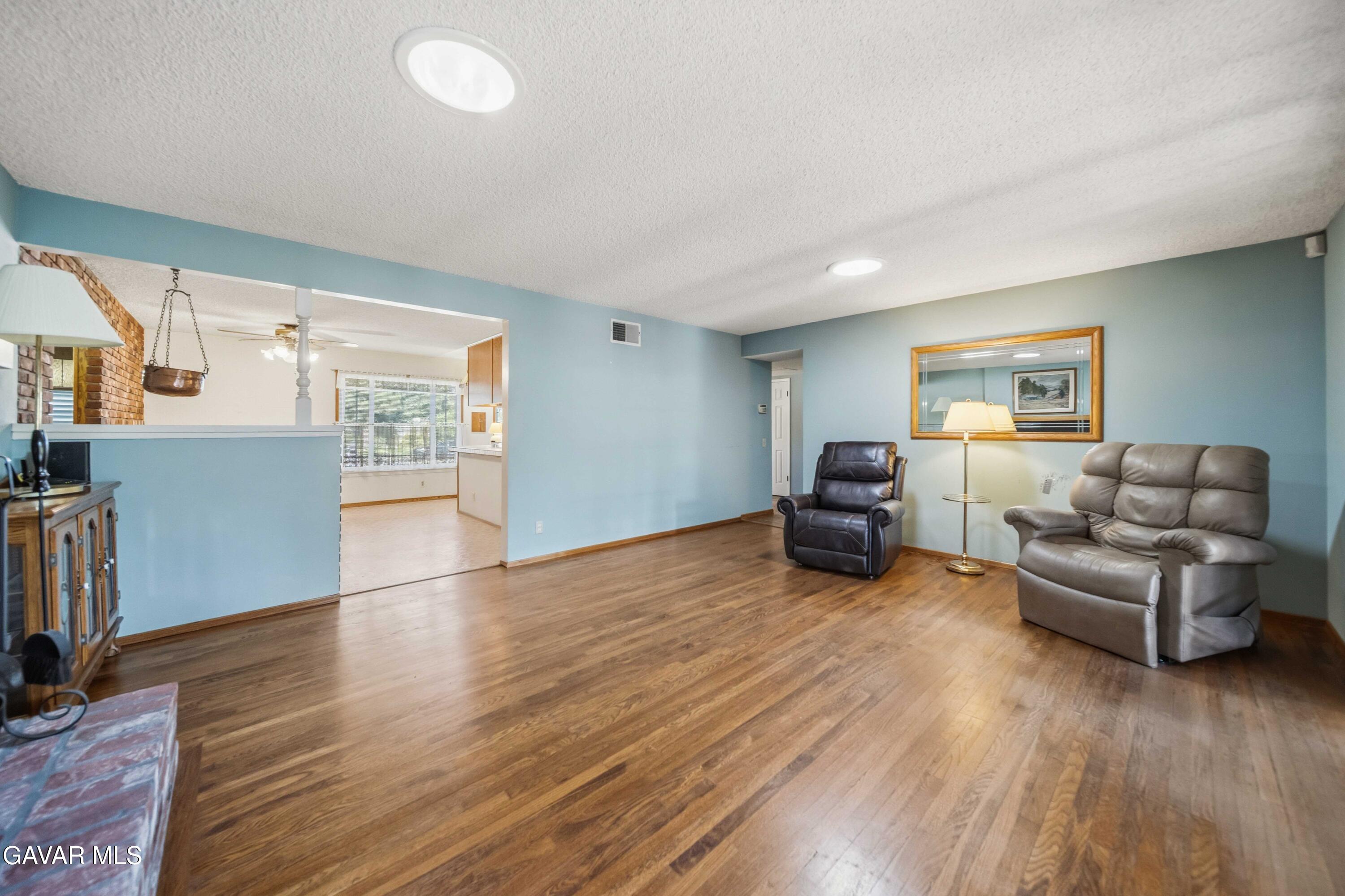 10739 Reseda Boulevard Porter Ranch, CA 91326 - Photo 11 of 57 10739 Reseda Blvd Porter Ranch-11