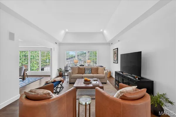 $399,000 | 567 Sarah Lane, Unit 307, St. Louis, MO 63141