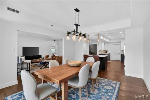 $399,000 | 567 Sarah Lane, Unit 307, St. Louis, MO 63141