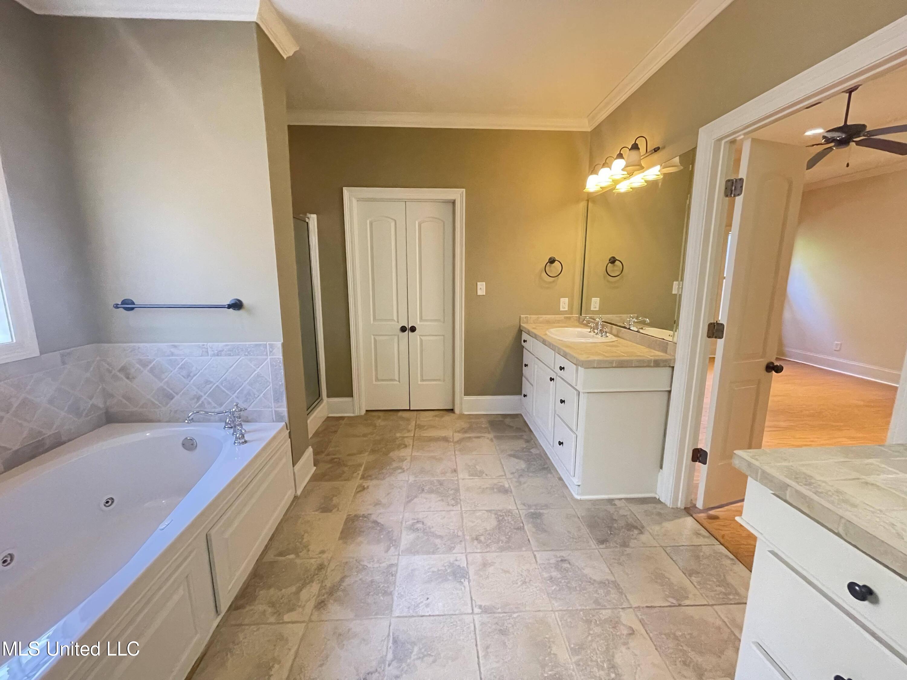 101 Meriwether Common, Unit CMN Clinton, MS 39056 - Photo 23 of 31 393829865_665178179055013_58228354903872