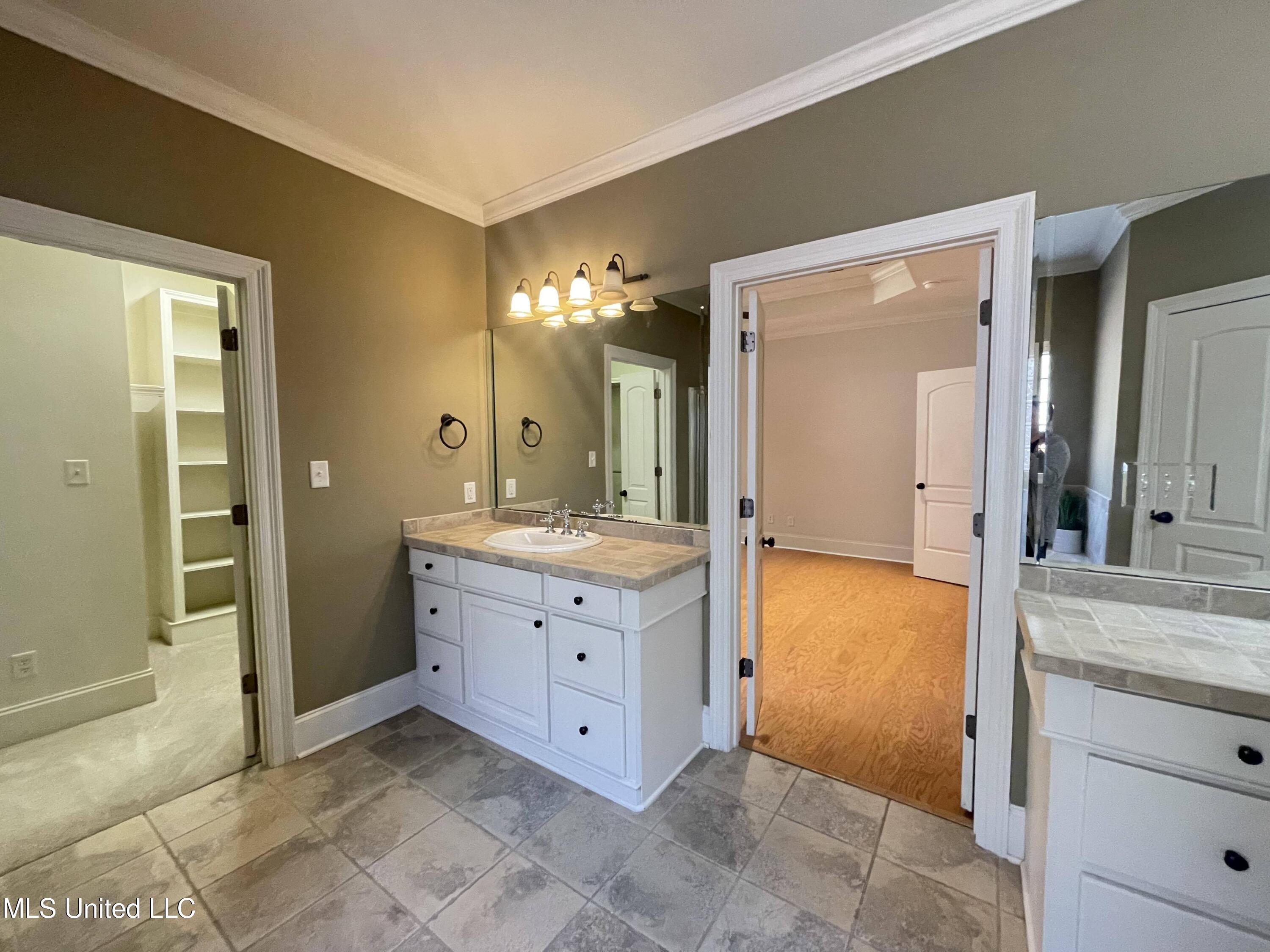101 Meriwether Common, Unit CMN Clinton, MS 39056 - Photo 24 of 31 393879347_275380195467883_15931580556597