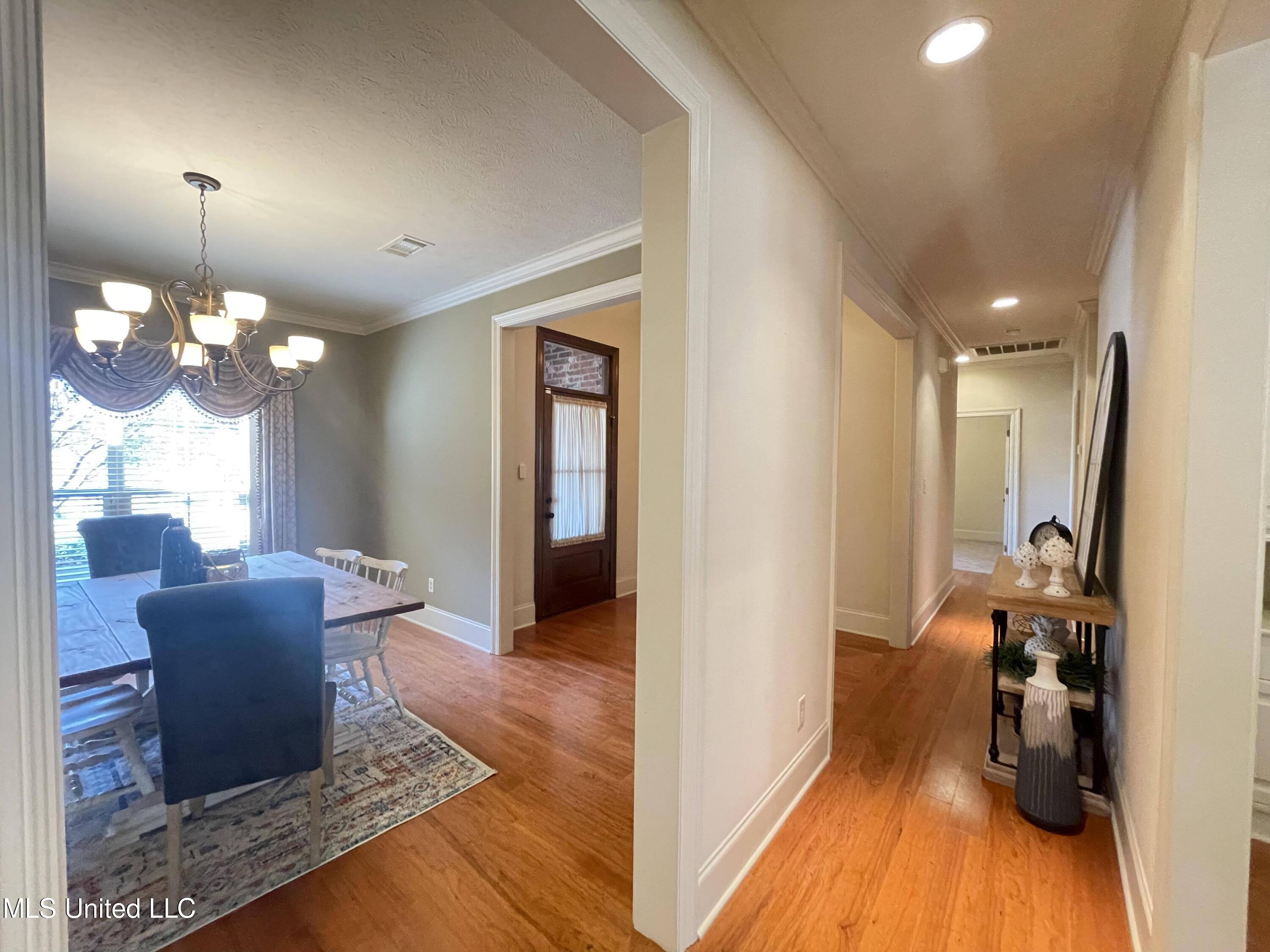 101 Meriwether Common, Unit CMN Clinton, MS 39056 - Photo 7 of 31 393825272_3819033305049466_4281254530401