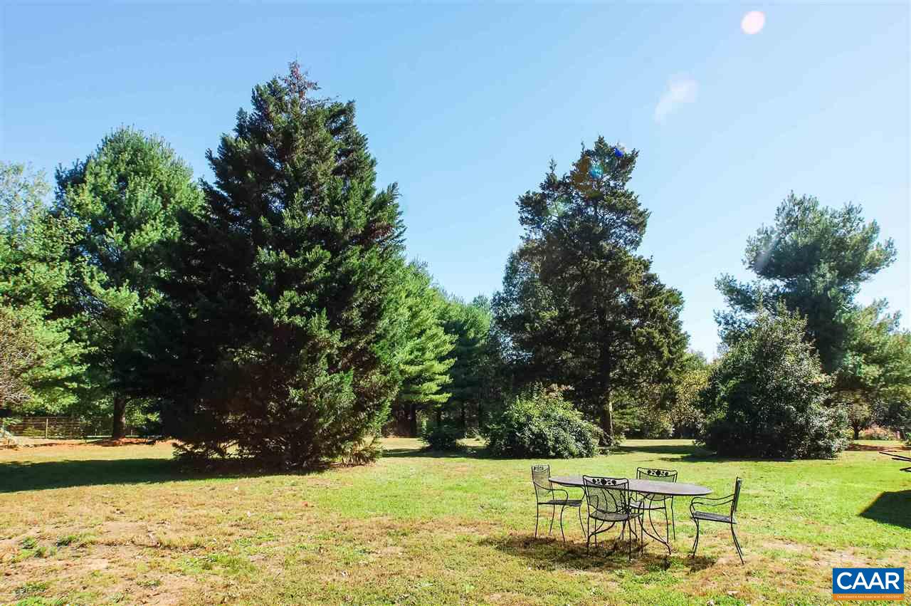 3759 Courthouse Road Louisa, VA 23093 - Photo 26 of 29 a view of a water fountain with an outdoor space