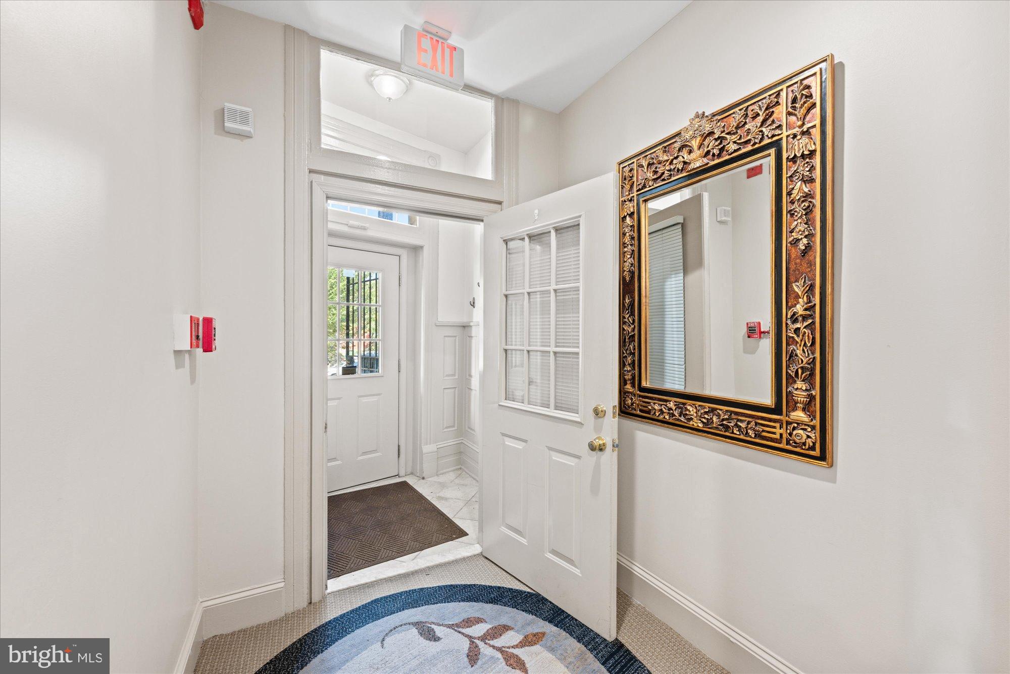 1201 New Jersey Avenue Northwest Washington, DC 20001 - Photo 6 of 34 Foyer