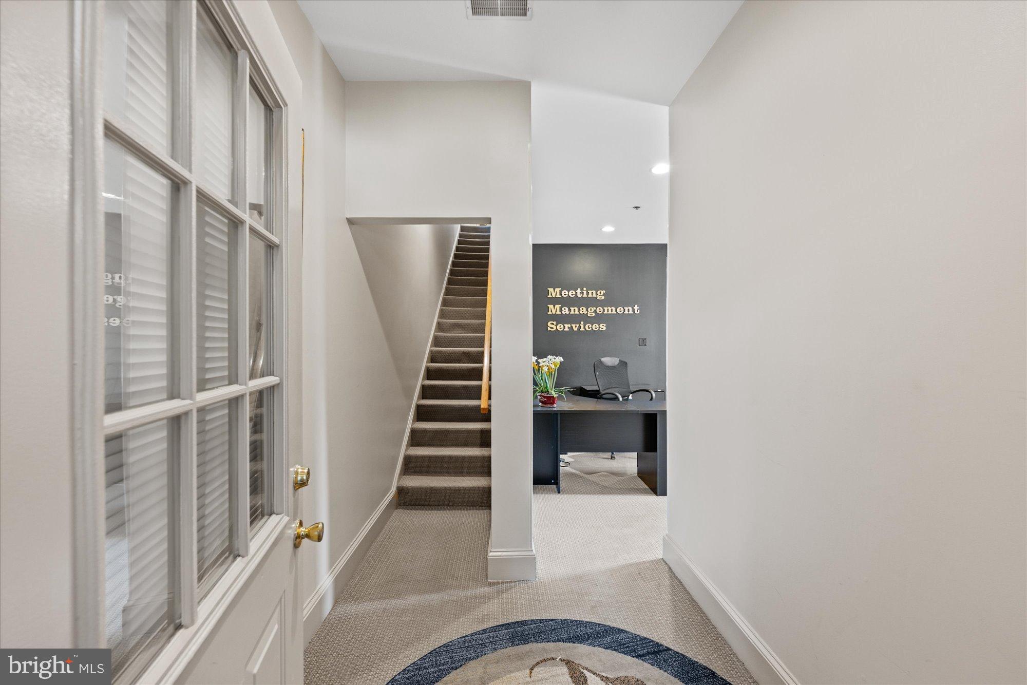 1201 New Jersey Avenue Northwest Washington, DC 20001 - Photo 7 of 34 Entry