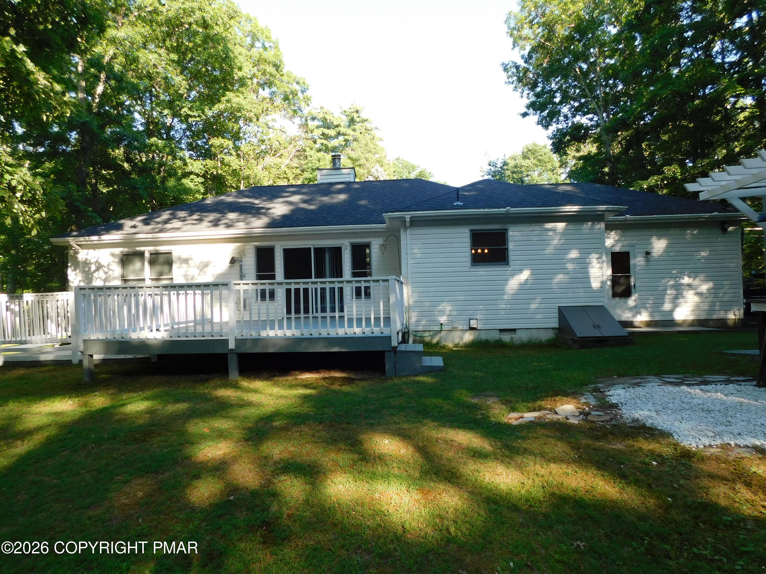 552 West Chipmunk Road Bushkill, PA 18324 - Photo 6 of 50 Back
