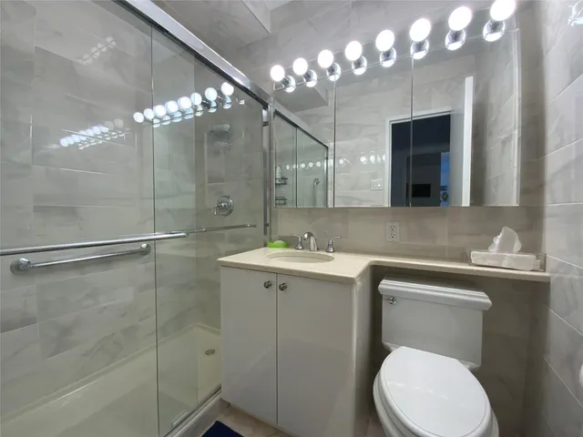 $479,000 | 269 Grand Central Parkway, Unit 19A | Glen Oaks