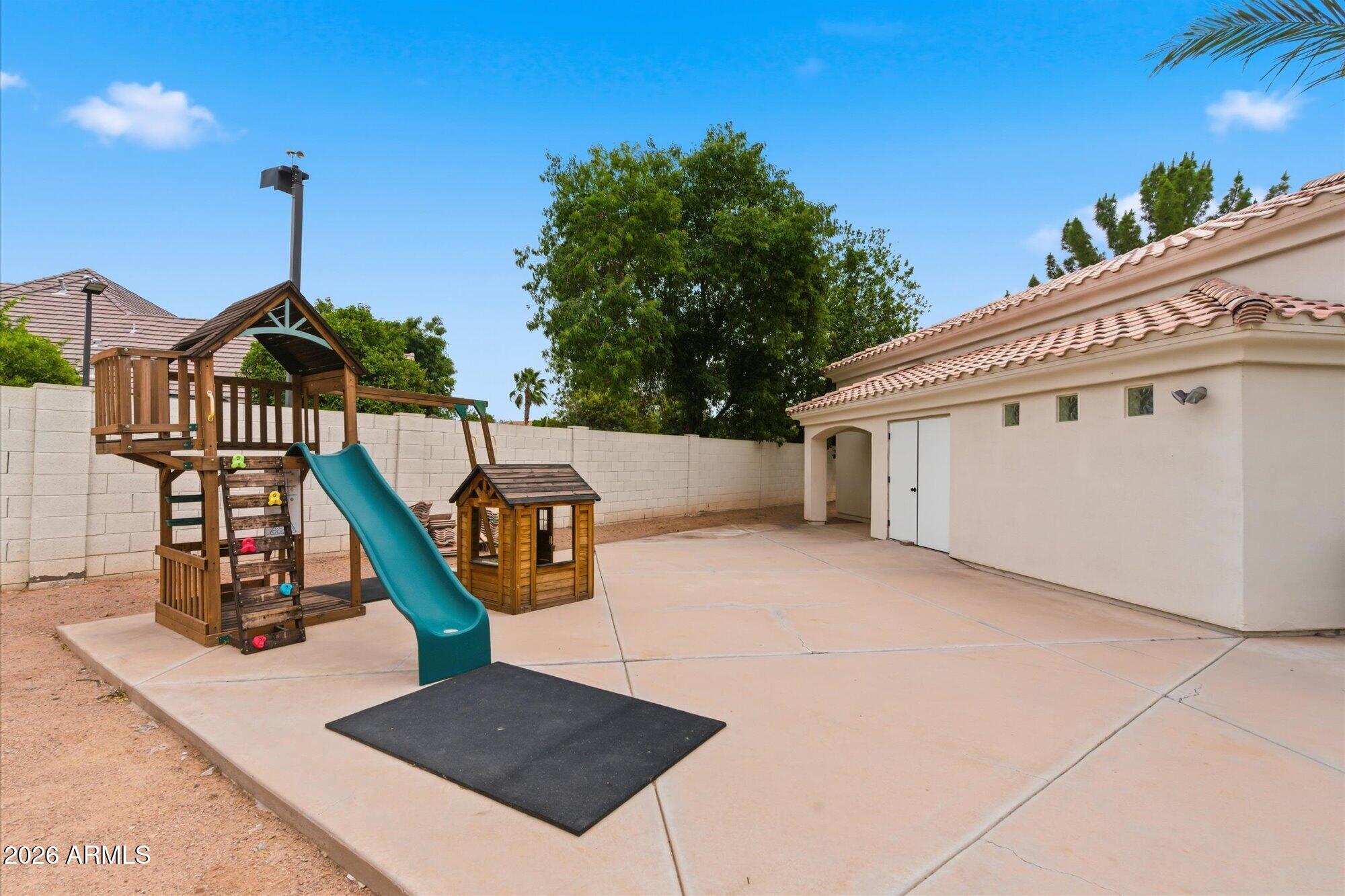 307 South Rochester Court Gilbert, AZ 85296 - Photo 40 of 62 40-