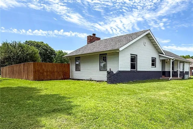 $200,000 | 706 East Centennial Dr., Pittsburg, KS 66762