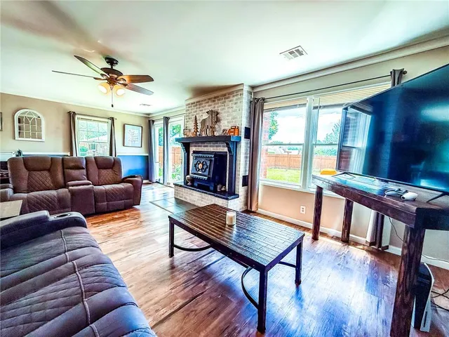 $200,000 | 706 East Centennial Dr., Pittsburg, KS 66762