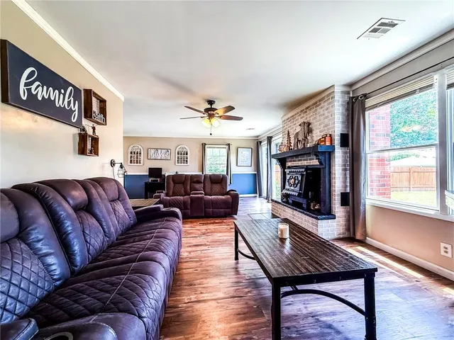 $200,000 | 706 East Centennial Dr., Pittsburg, KS 66762