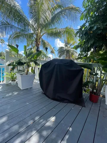 a view of a small yard