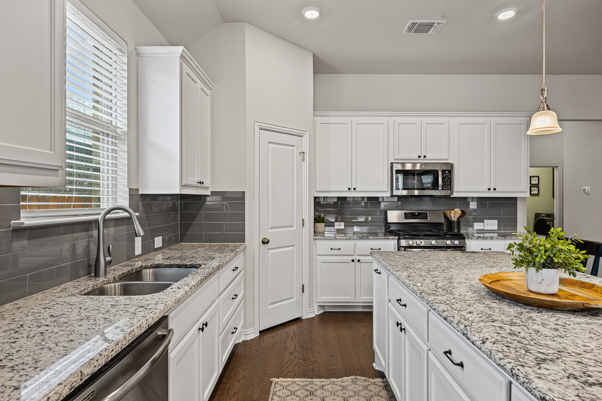 631 Turquoise Drive Dripping Springs, TX 78620 - Photo 11 of 23