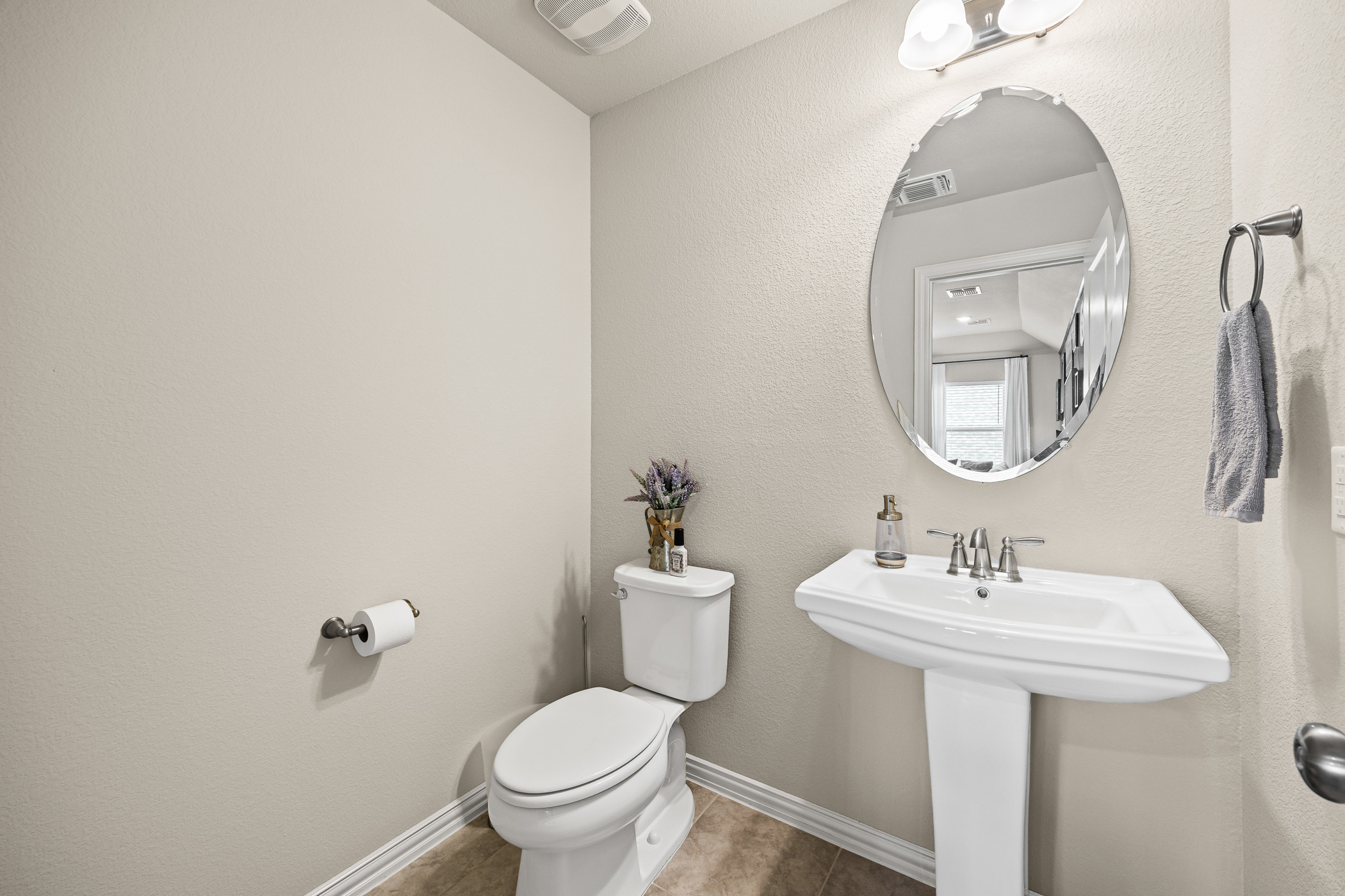 631 Turquoise Drive Dripping Springs, TX 78620 - Photo 20 of 23 Upstairs powder room