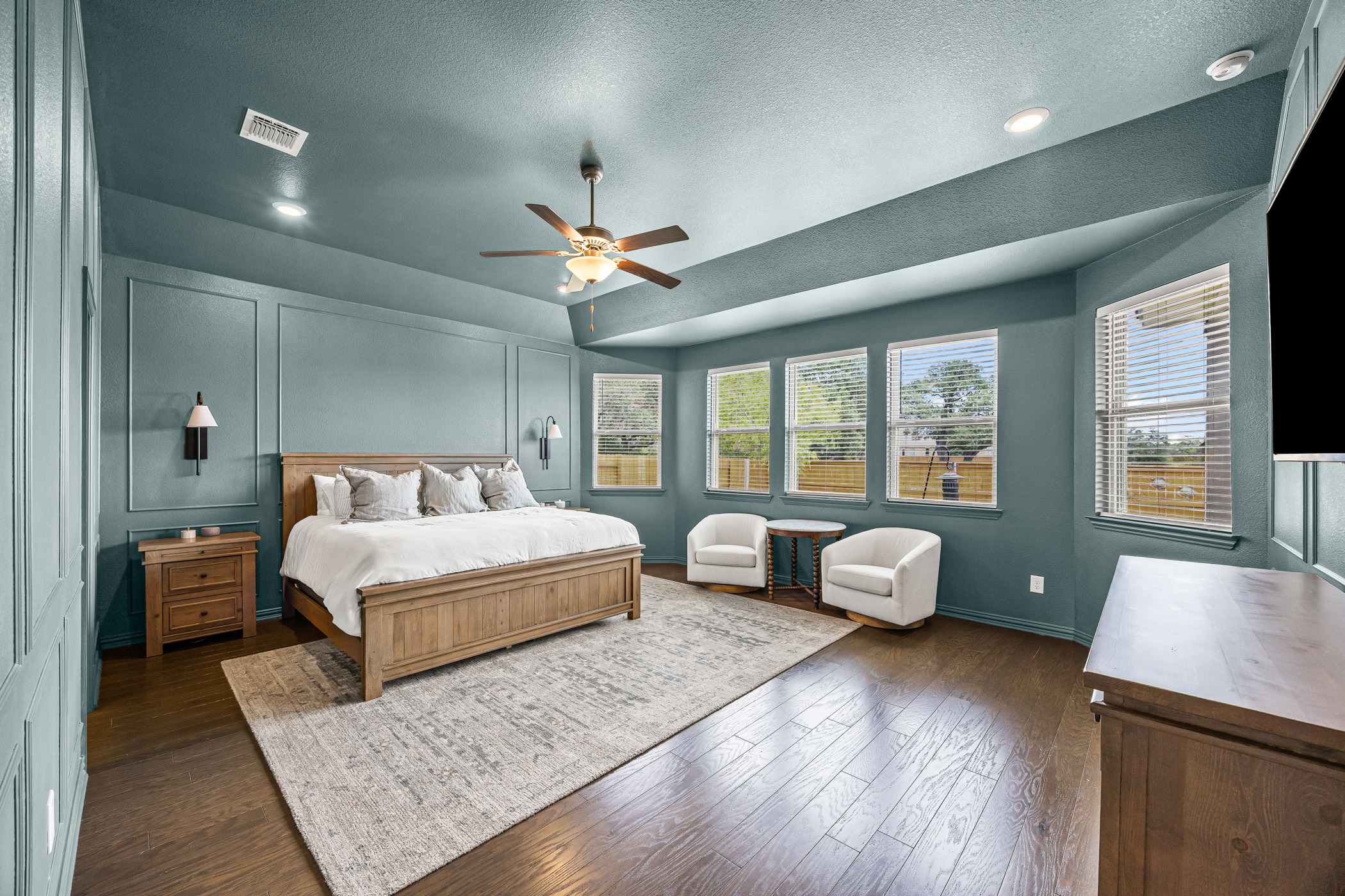 631 Turquoise Drive Dripping Springs, TX 78620 - Photo 5 of 23 A private retreat with high ceilings, generous space, and a calming atmosphere.