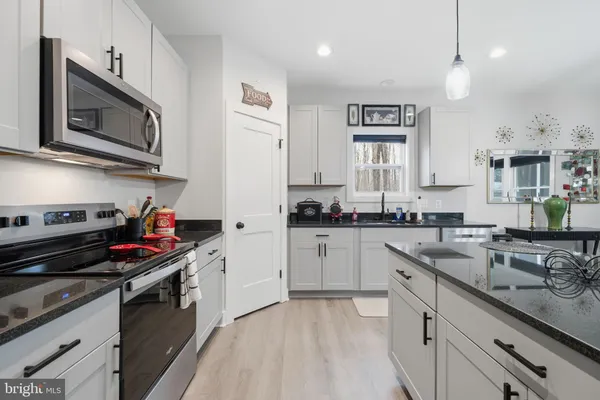 $355,000 | 107 Pinewood Lane, Colonial Beach, VA 22443