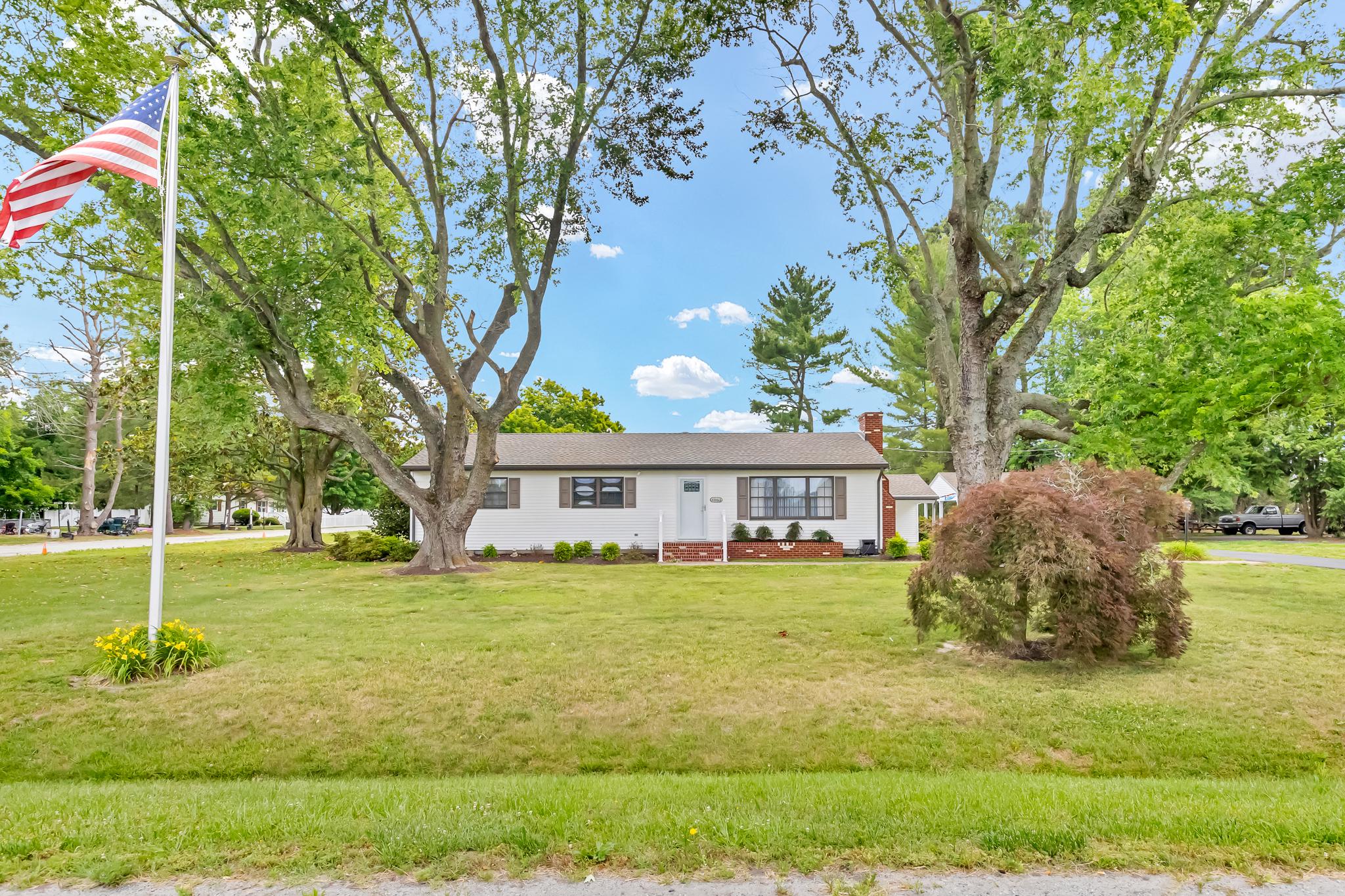 Tons of curb appeal!