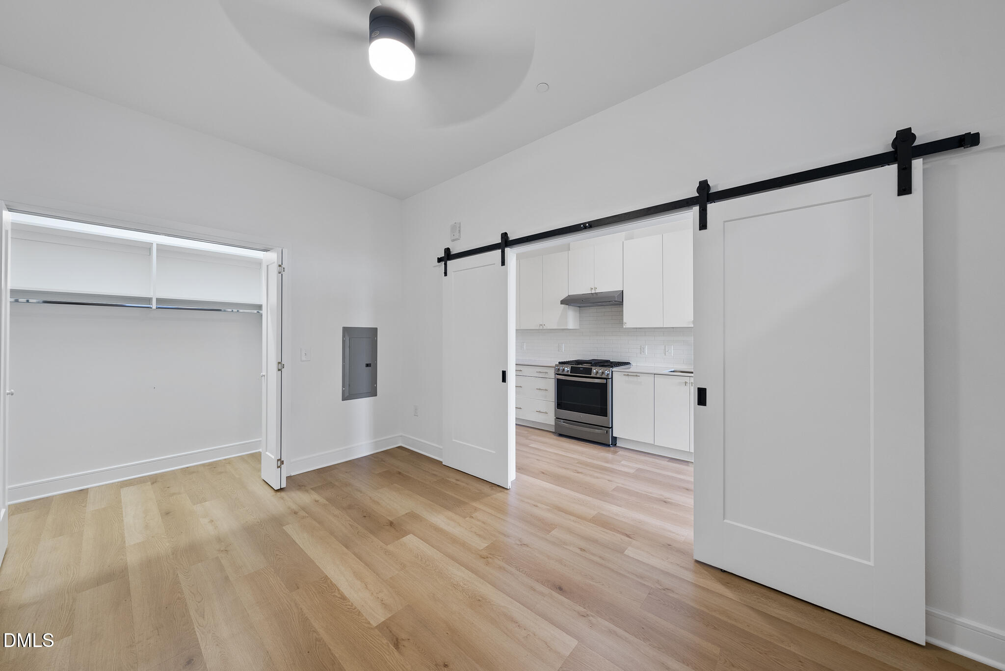 615 Daniels Street, Unit 316 Raleigh, NC 27605 - Photo 12 of 31 DSC01203