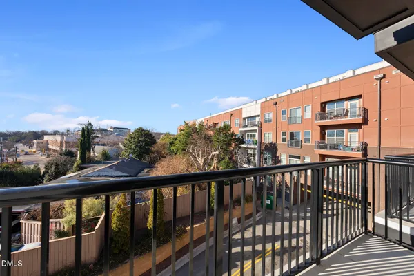 $1,600 | 615 Daniels Street, Unit 316, Raleigh, NC 27605